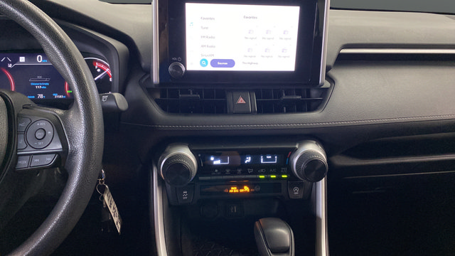Used 2023 Toyota RAV4 LE AWD/4WD image 12