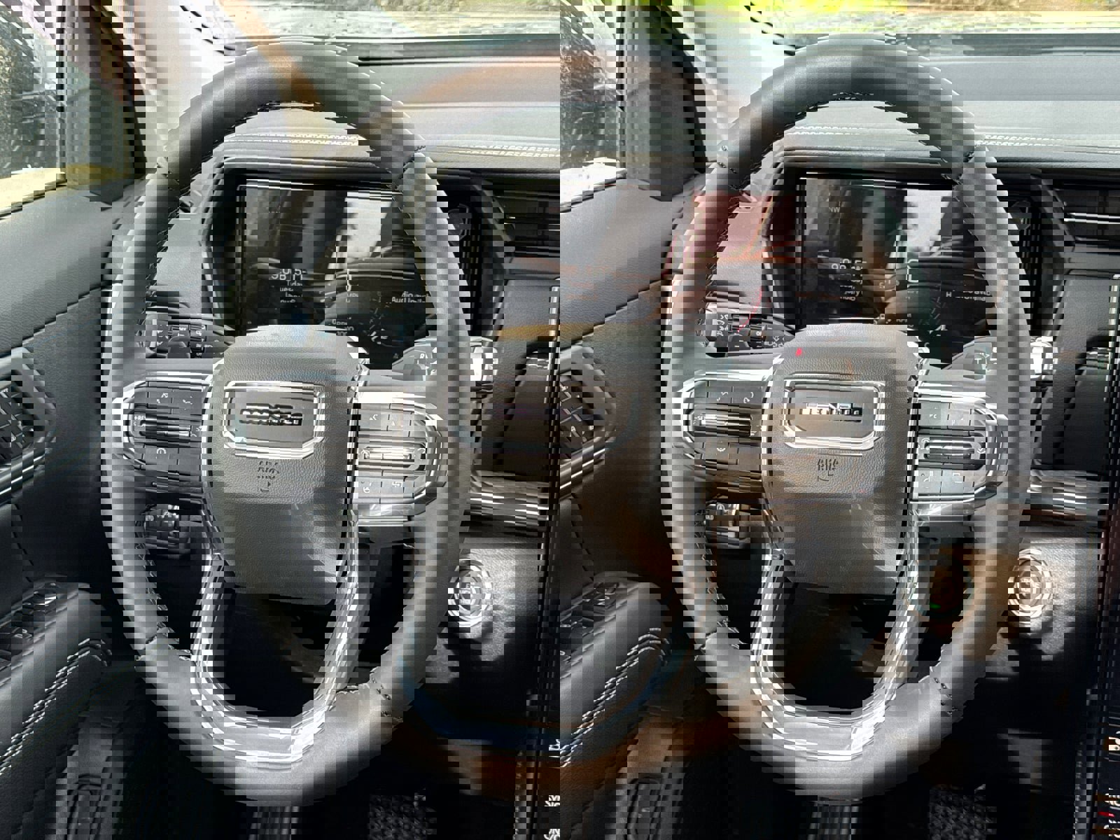 Used 2026 GMC Terrain Denali w/ LPO, Black Badging Package image 24