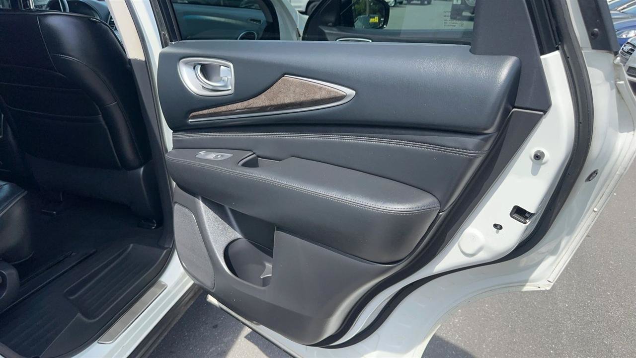 Used 2013 INFINITI JX35 AWD w/ Premium Pkg image 54