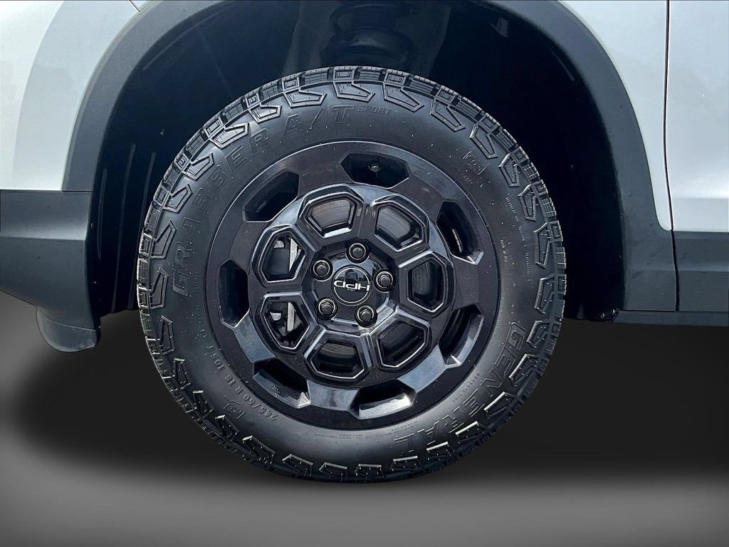 Certified 2025 Honda Ridgeline Sport+ image 32