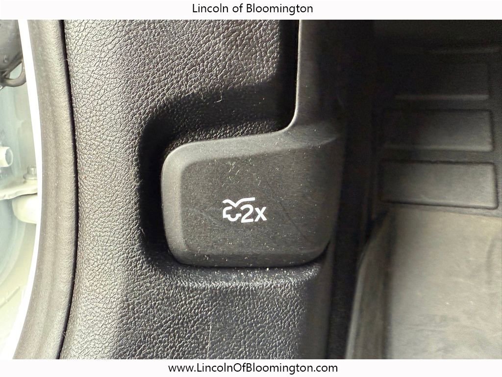 New 2025 Lincoln Corsair Reserve w/ Towing Package image 13