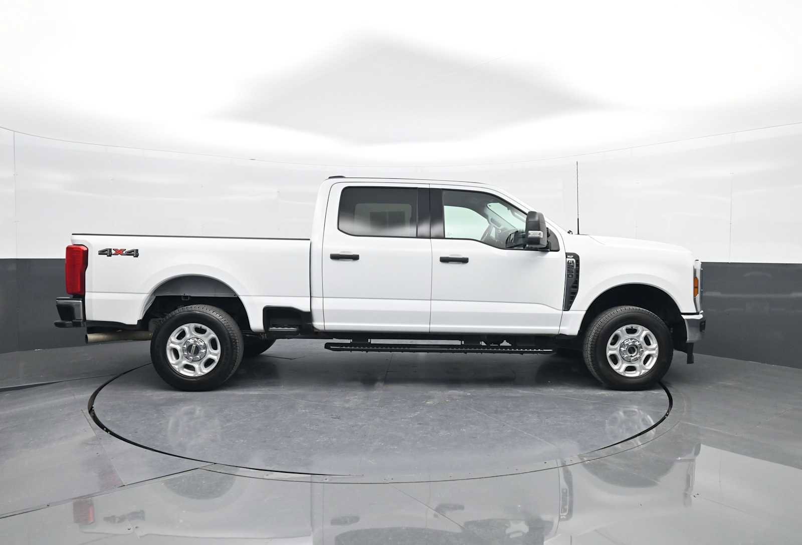 Used 2025 Ford F250 XLT image 9