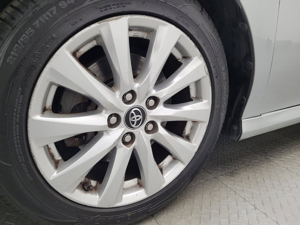 Used 2018 Toyota Camry LE image 31