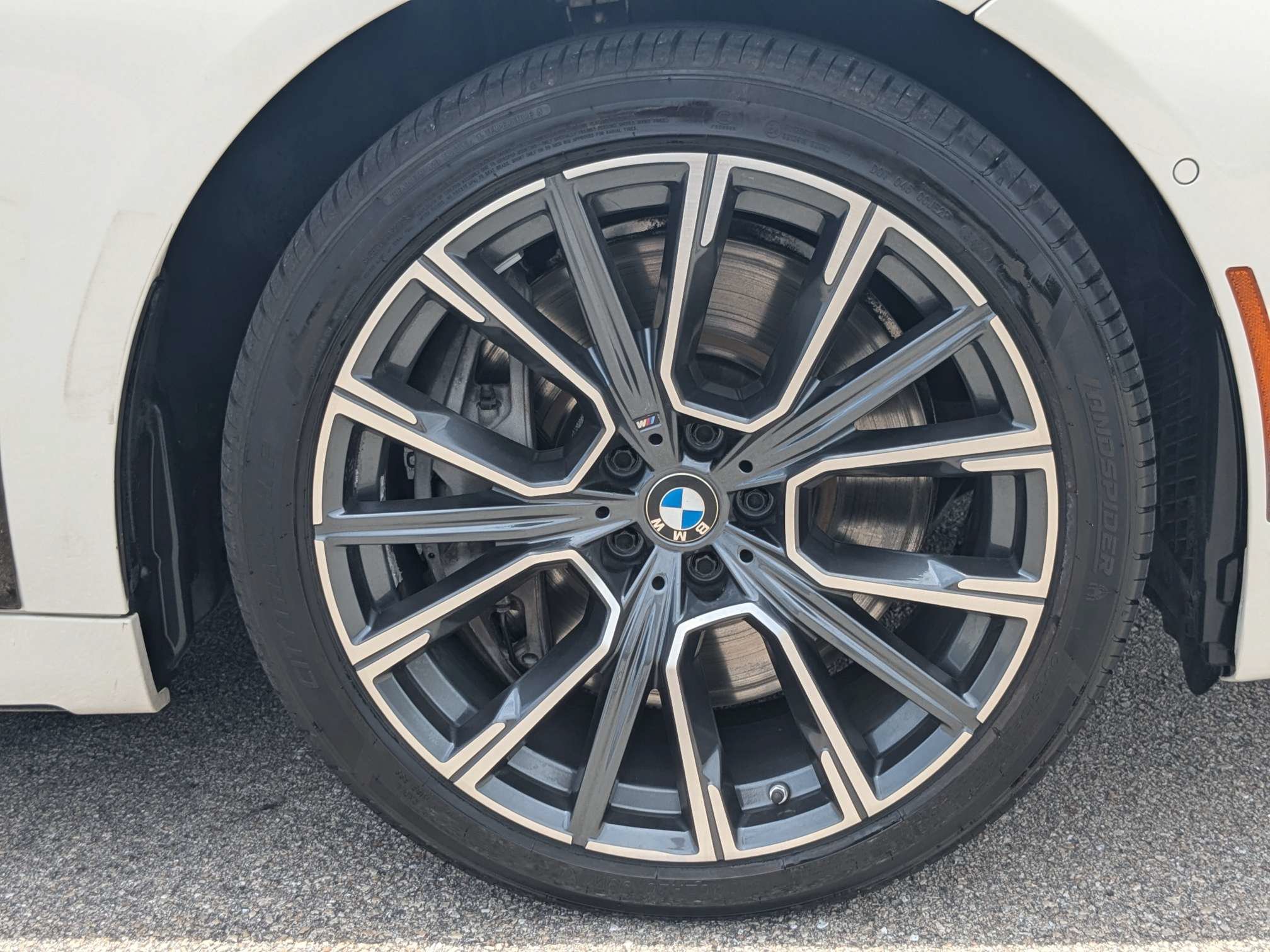 Used 2022 BMW 750Li xDrive AWD/4WD image 11