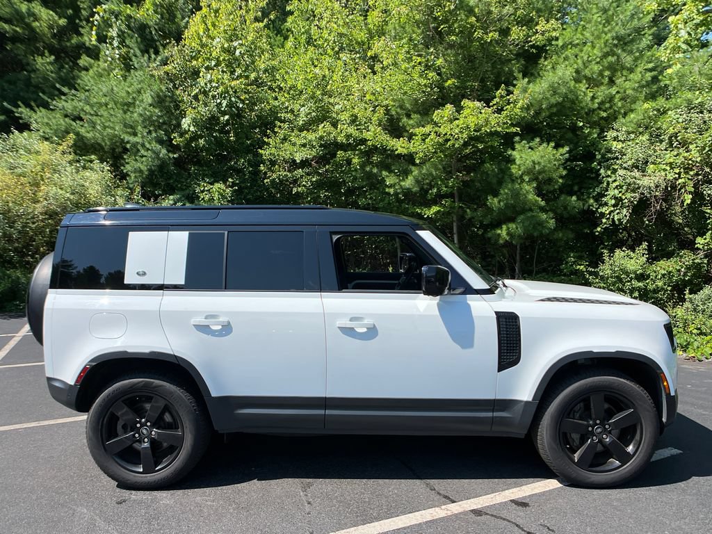 Used 2023 Land Rover Defender 110 SE AWD/4WD image 6