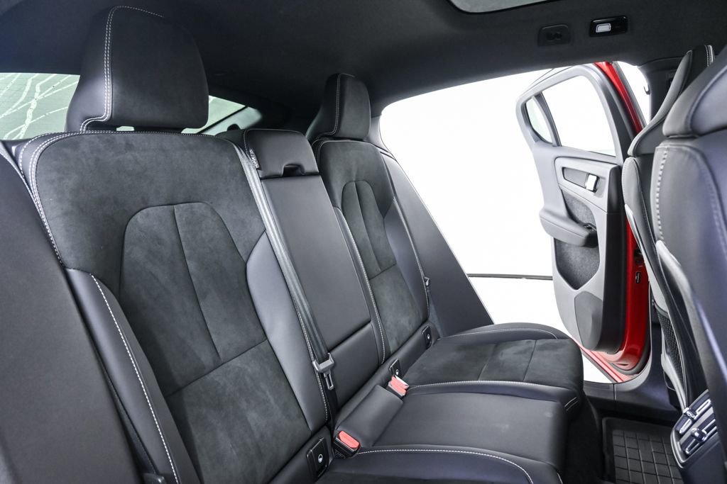 Used 2023 Volvo C40 P8 Recharge Ultimate image 24