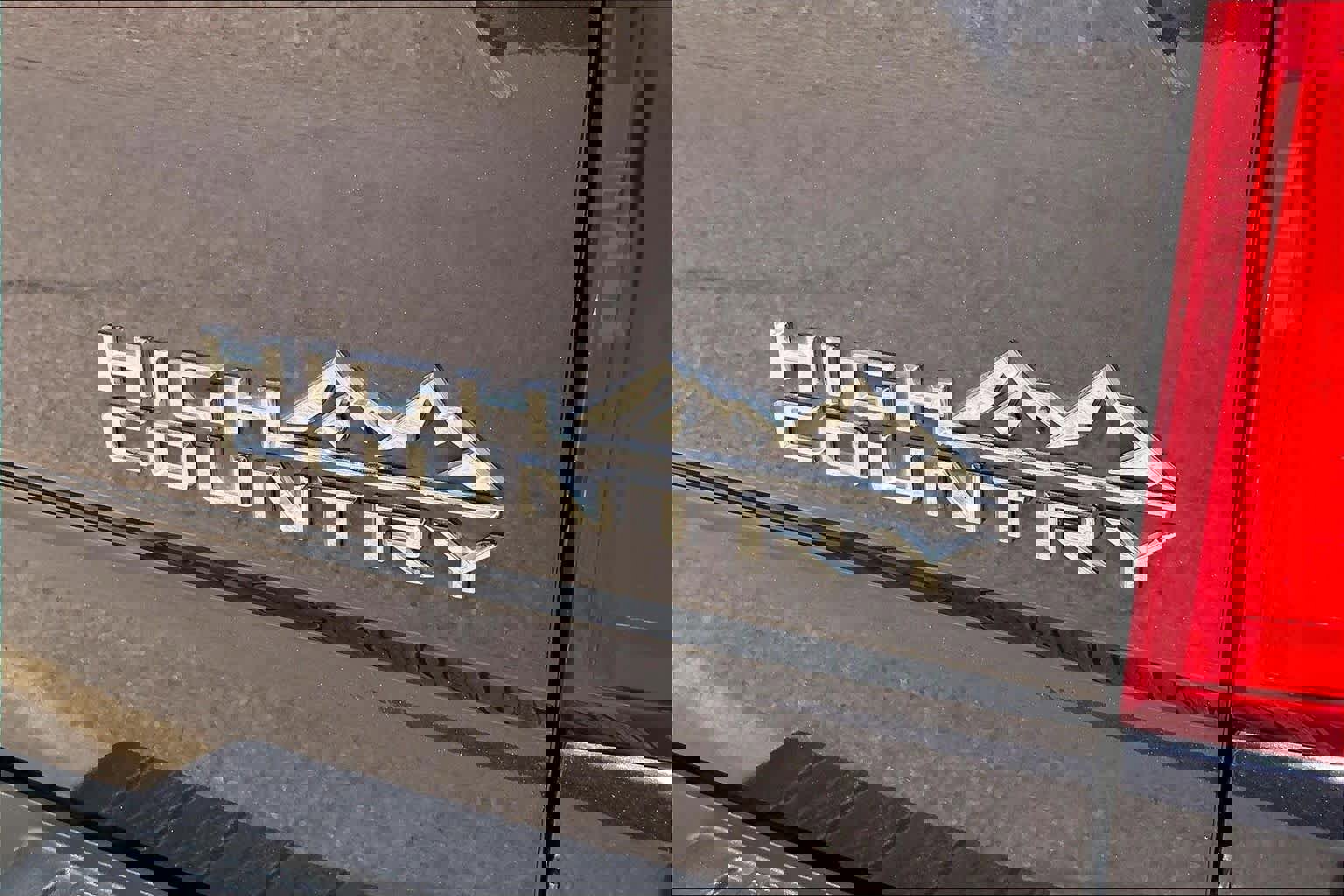 Used 2024 Chevrolet Silverado 1500 High Country w/ Technology Package AWD/4WD image 10