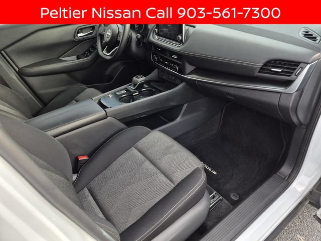 Certified 2024 Nissan Rogue SV FWD image 12