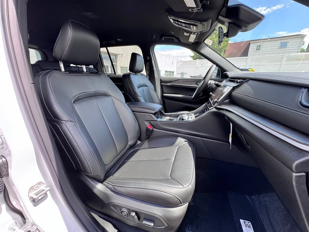 New 2026 Jeep Grand Cherokee Limited AWD/4WD image 19