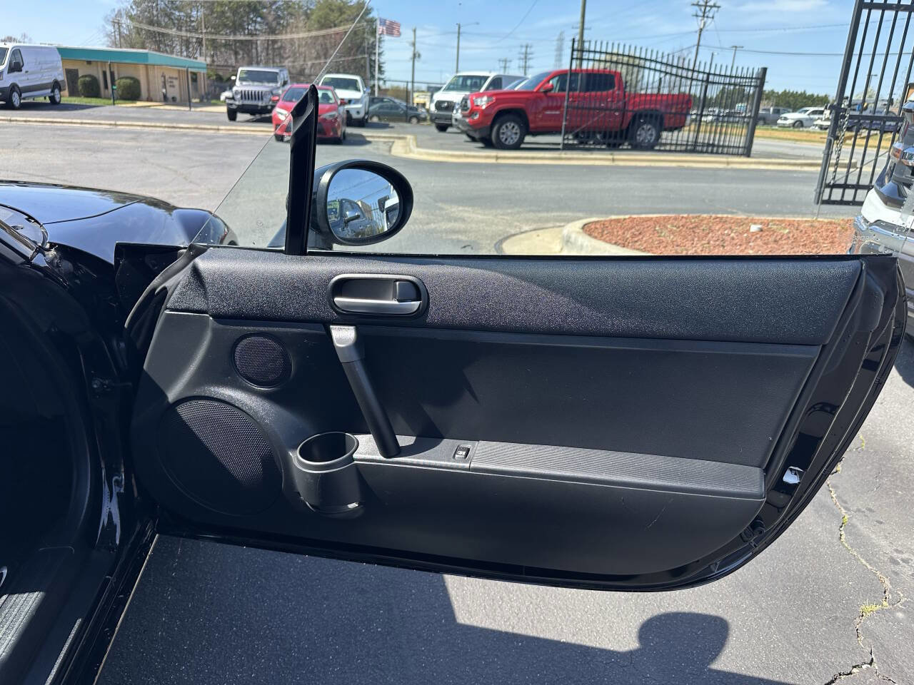 Used 2008 MAZDA MX-5 Miata Sport image 16