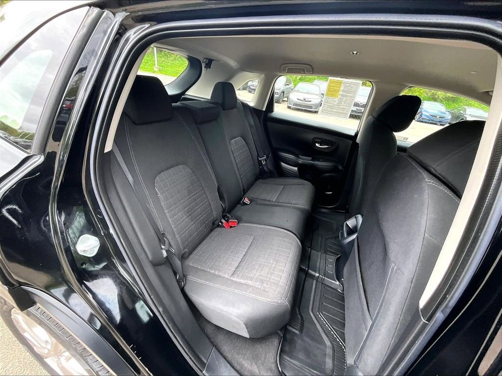 Used 2023 Honda HR-V LX image 16