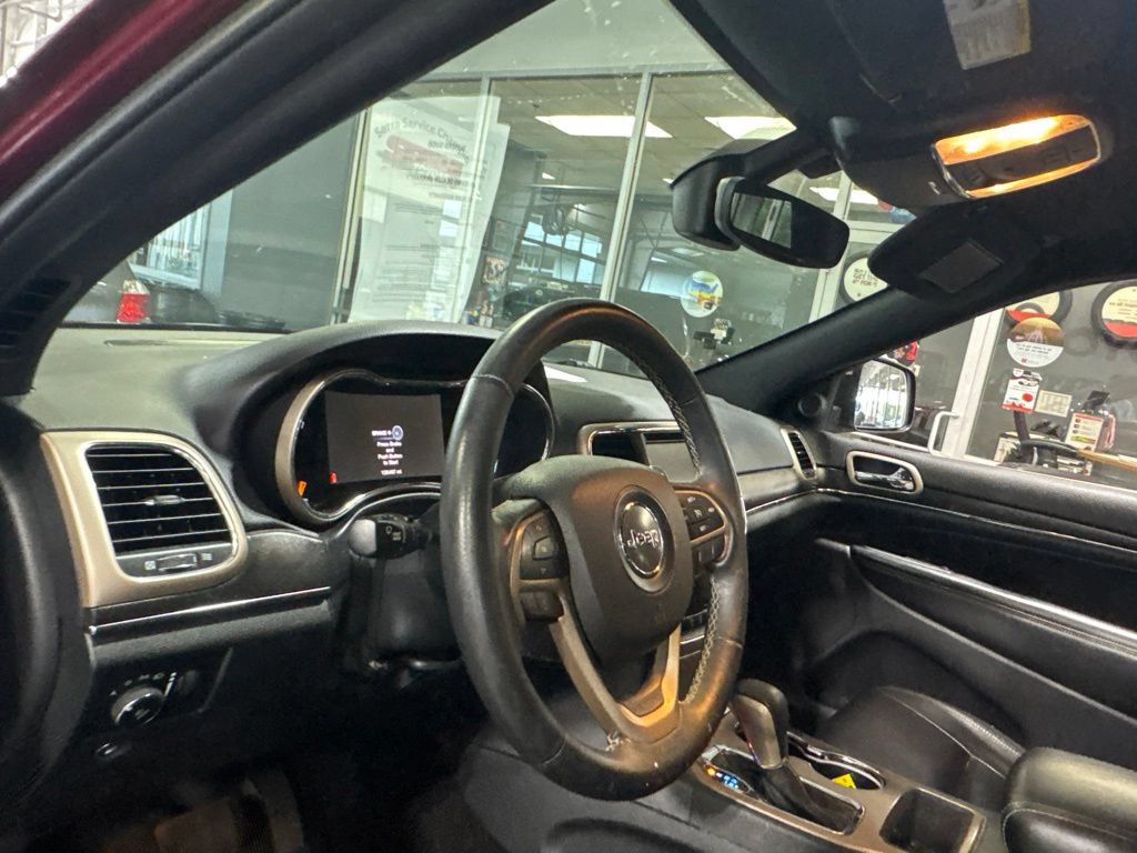 Used 2017 Jeep Grand Cherokee Limited RWD image 11