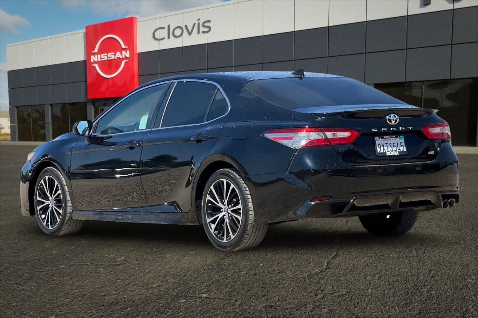 Used 2019 Toyota Camry SE FWD image 7
