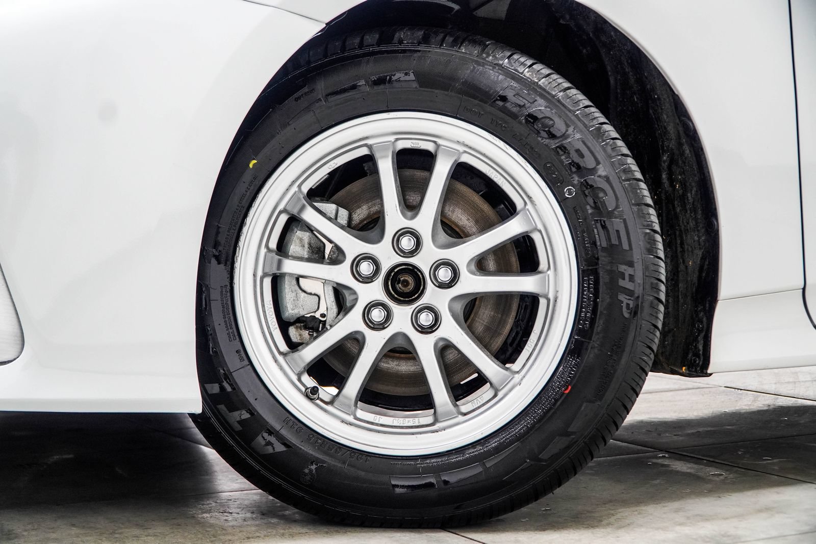 Used 2021 Toyota Prius Prime XLE FWD image 6
