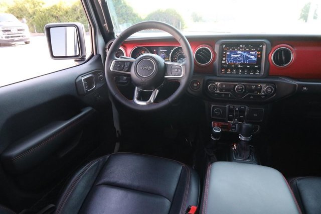 Used 2023 Jeep Wrangler Unlimited Rubicon AWD/4WD image 28