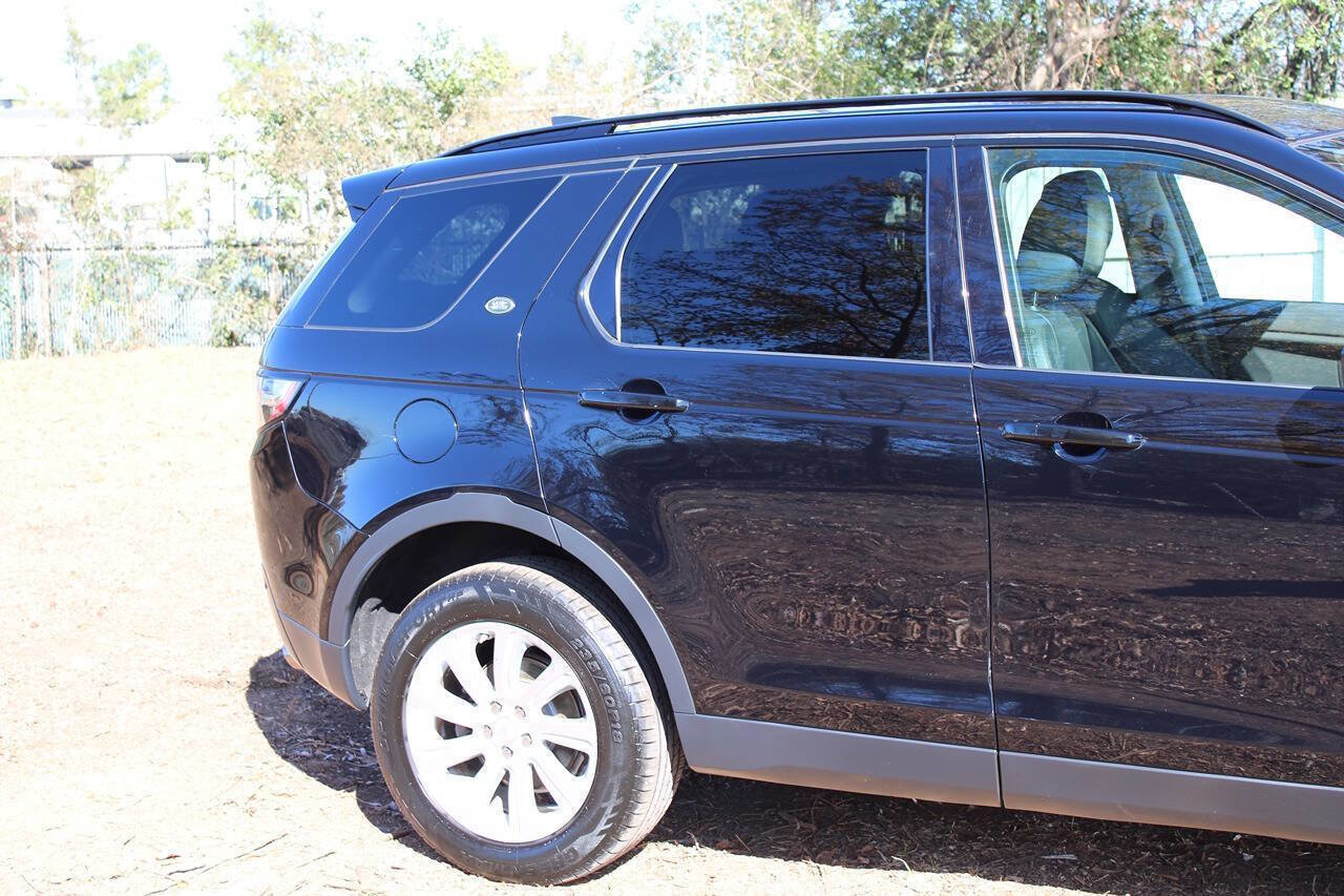 Used 2018 Land Rover Discovery Sport SE image 5