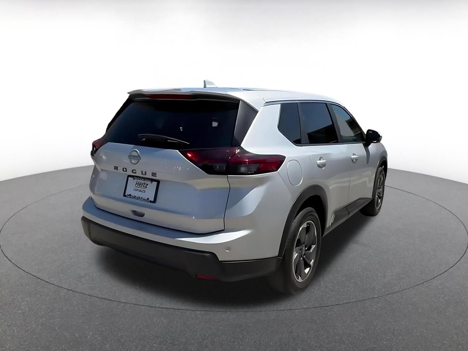 Used 2025 Nissan Rogue SV FWD image 14
