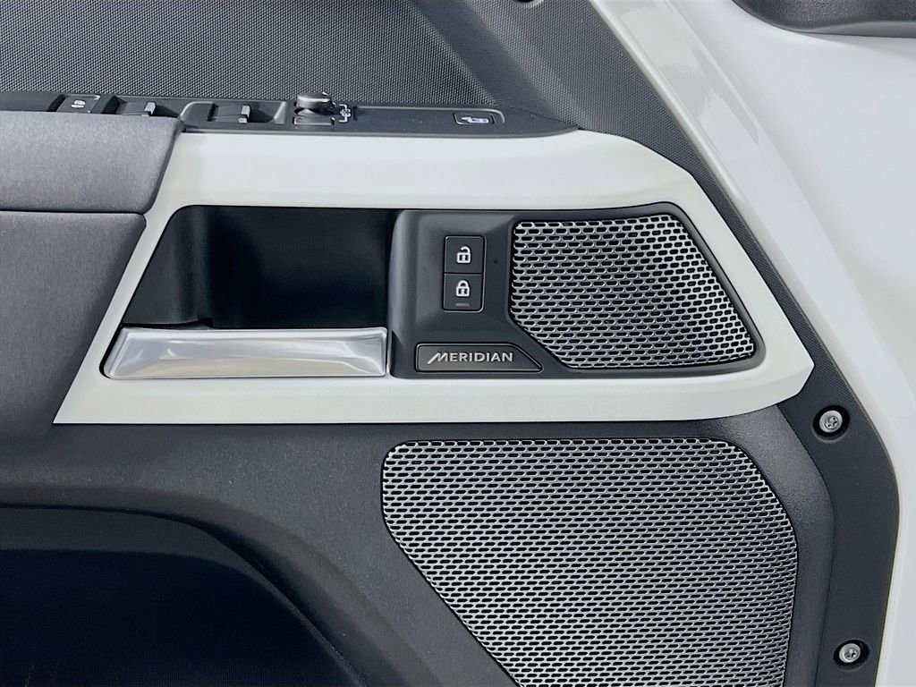 Used 2023 Land Rover Defender 110 S image 19