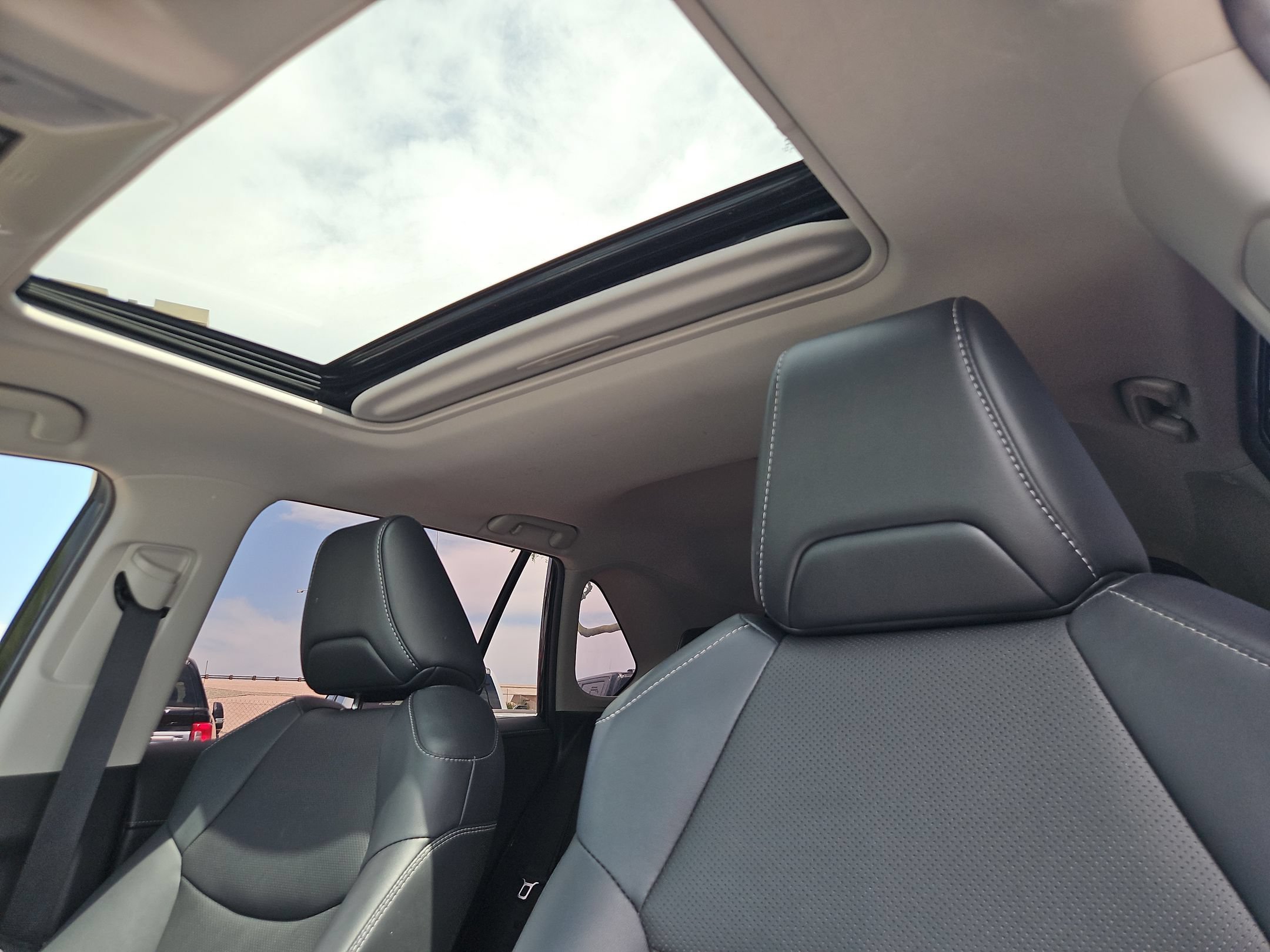 Used 2025 Toyota RAV4 Limited w/ Advanced Technology Package FWD image 20