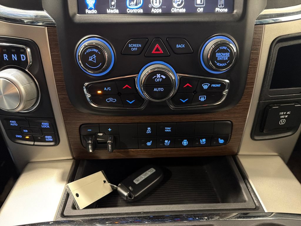 Used 2015 RAM 1500 Laramie w/ Convenience Group AWD/4WD image 9