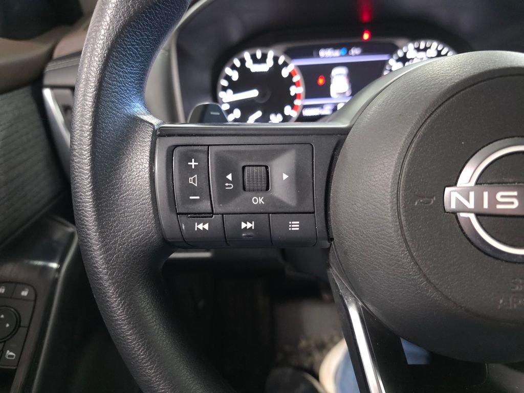 Used 2023 Nissan Rogue S AWD/4WD image 16