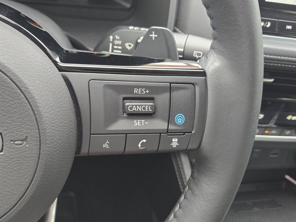 Used 2023 Nissan Rogue Platinum FWD image 29