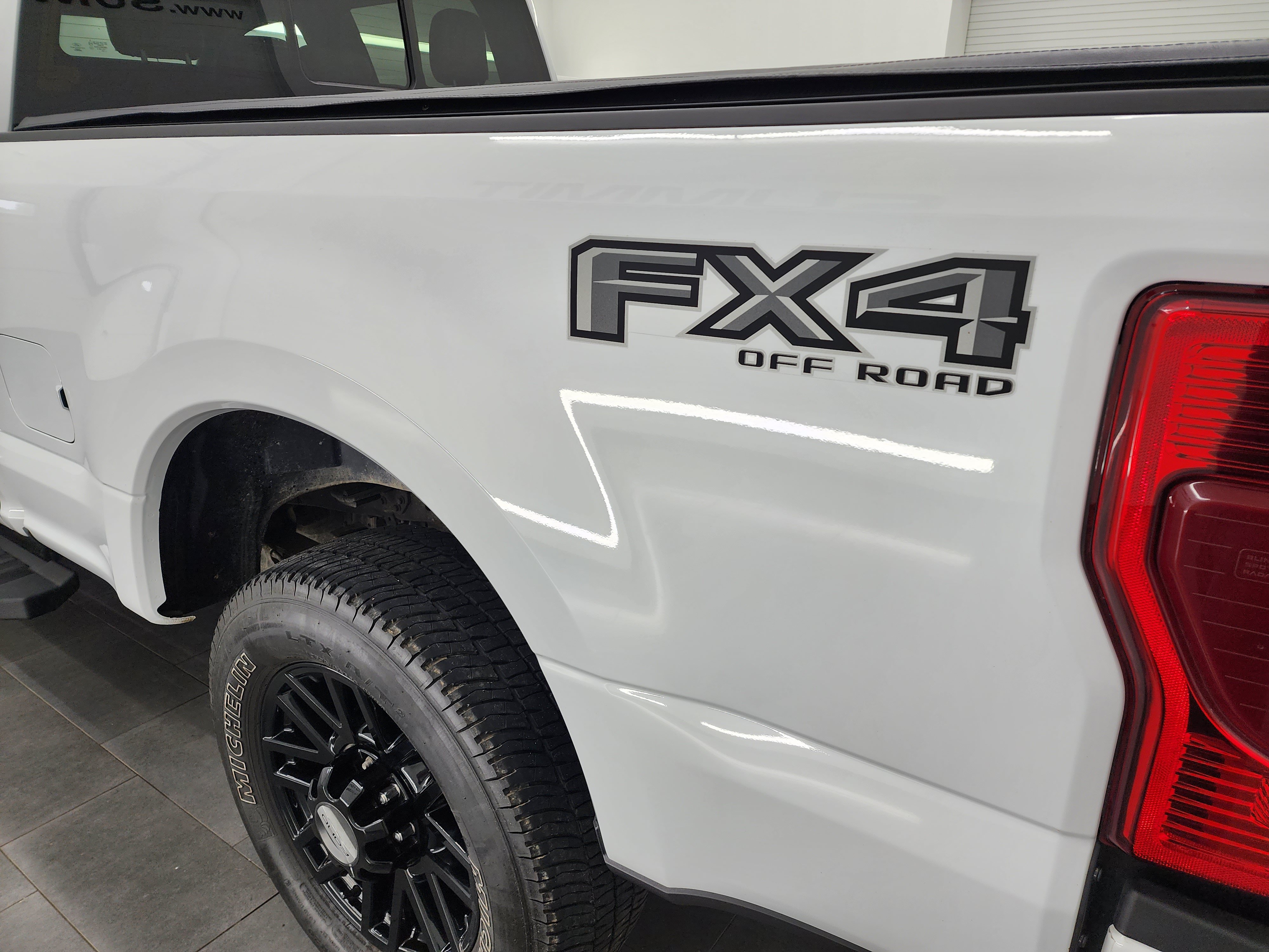 Used 2022 Ford F250 XLT w/ Black Appearance Package AWD/4WD image 30