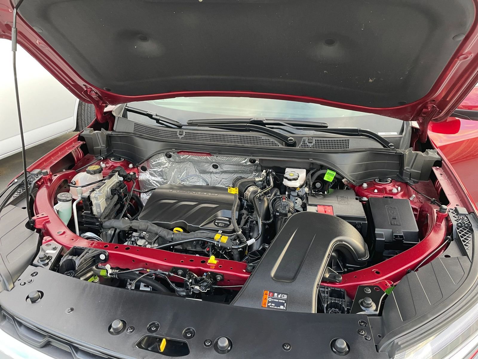 Used 2025 Chevrolet Trax LT w/ LT Convenience Package image 32