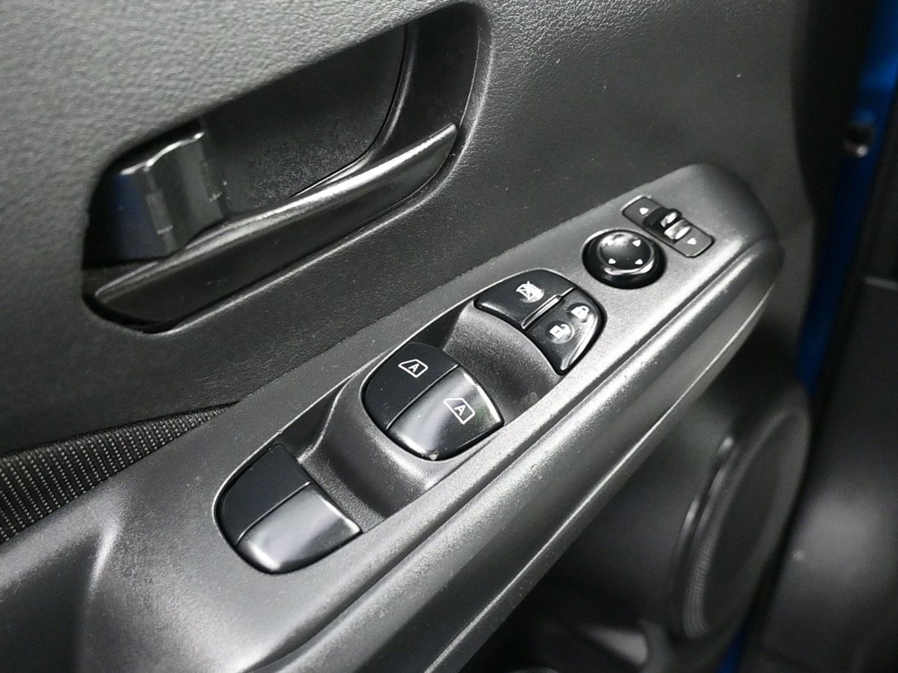 Used 2024 Nissan Kicks S w/ Interior Electronics Package image 35