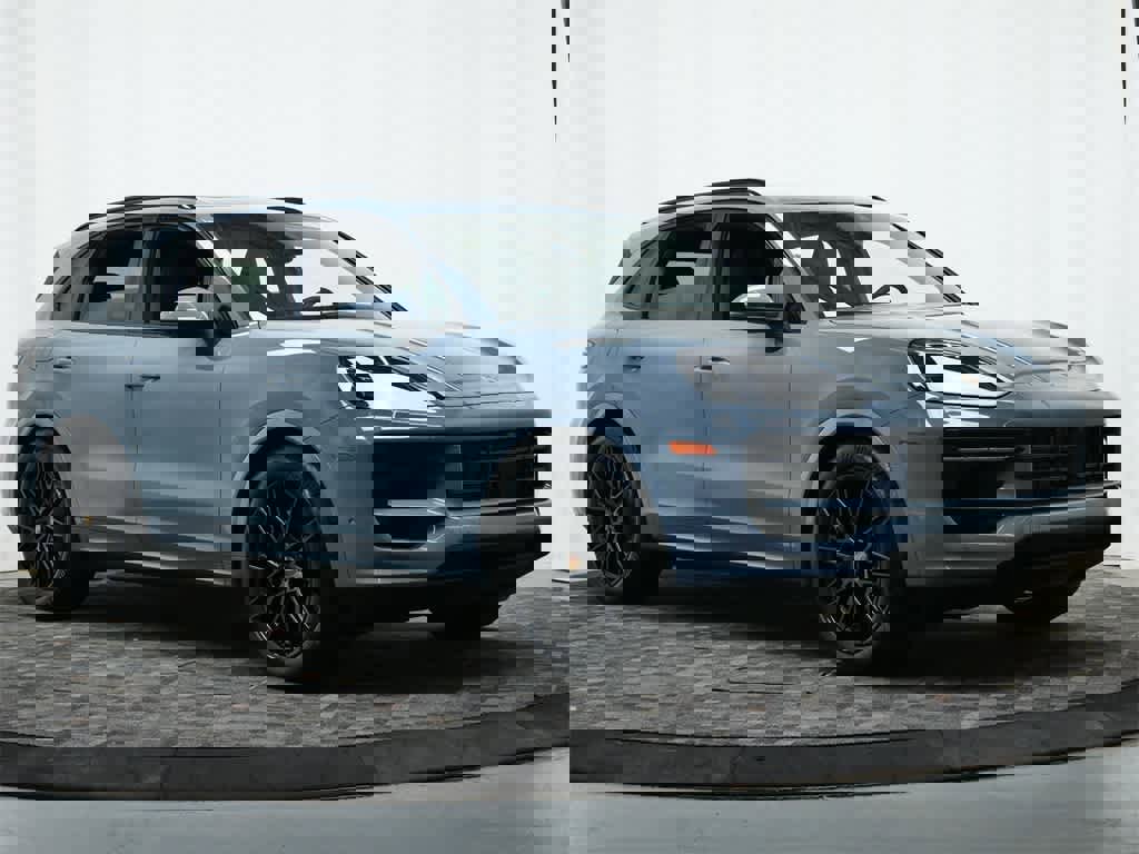 New 2025 Porsche Cayenne image 9