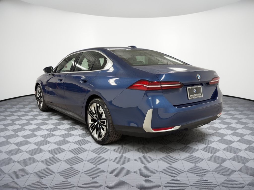 Certified 2026 BMW 530i RWD image 3