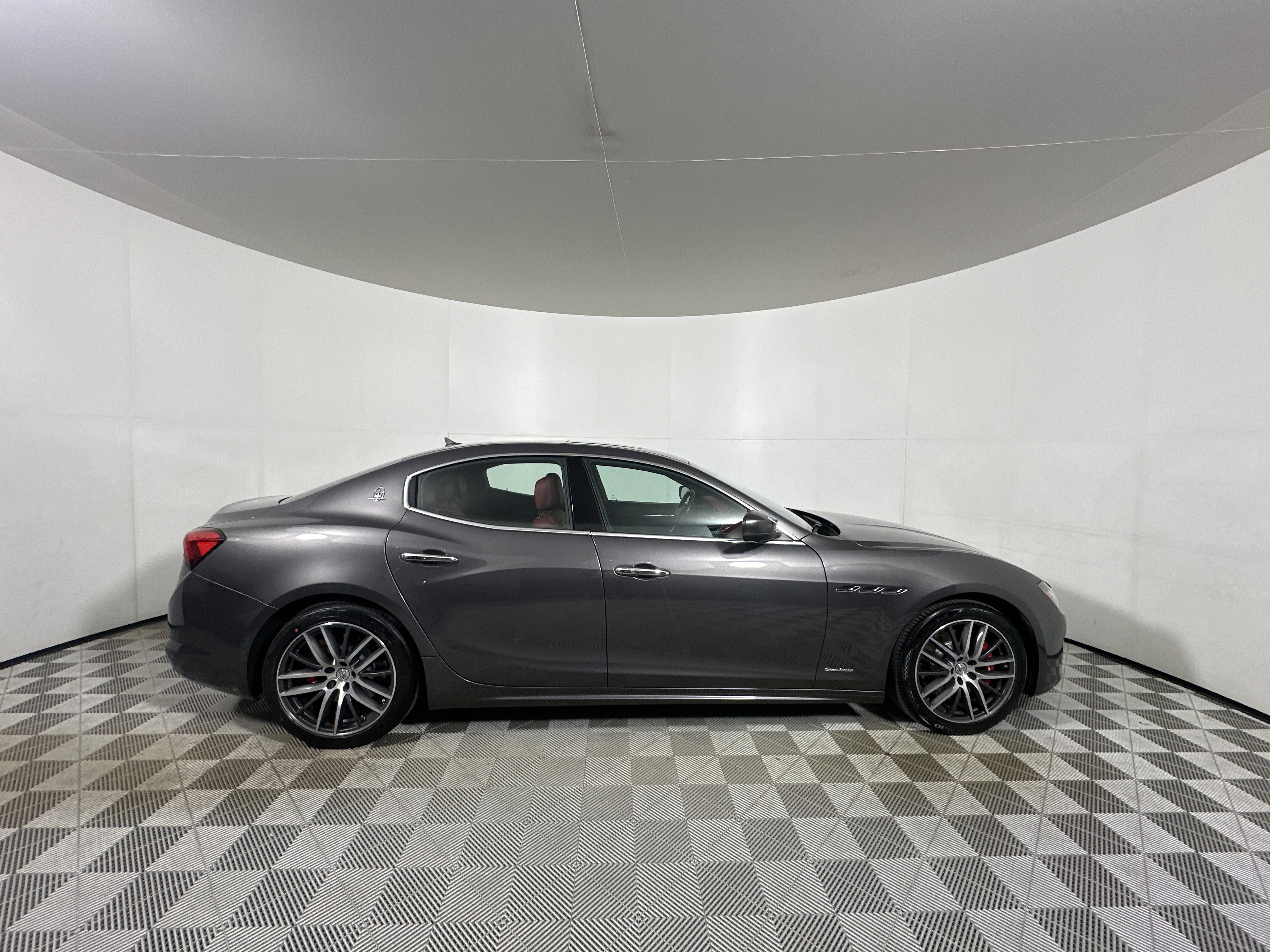 Used 2021 Maserati Ghibli S GranLusso image 8