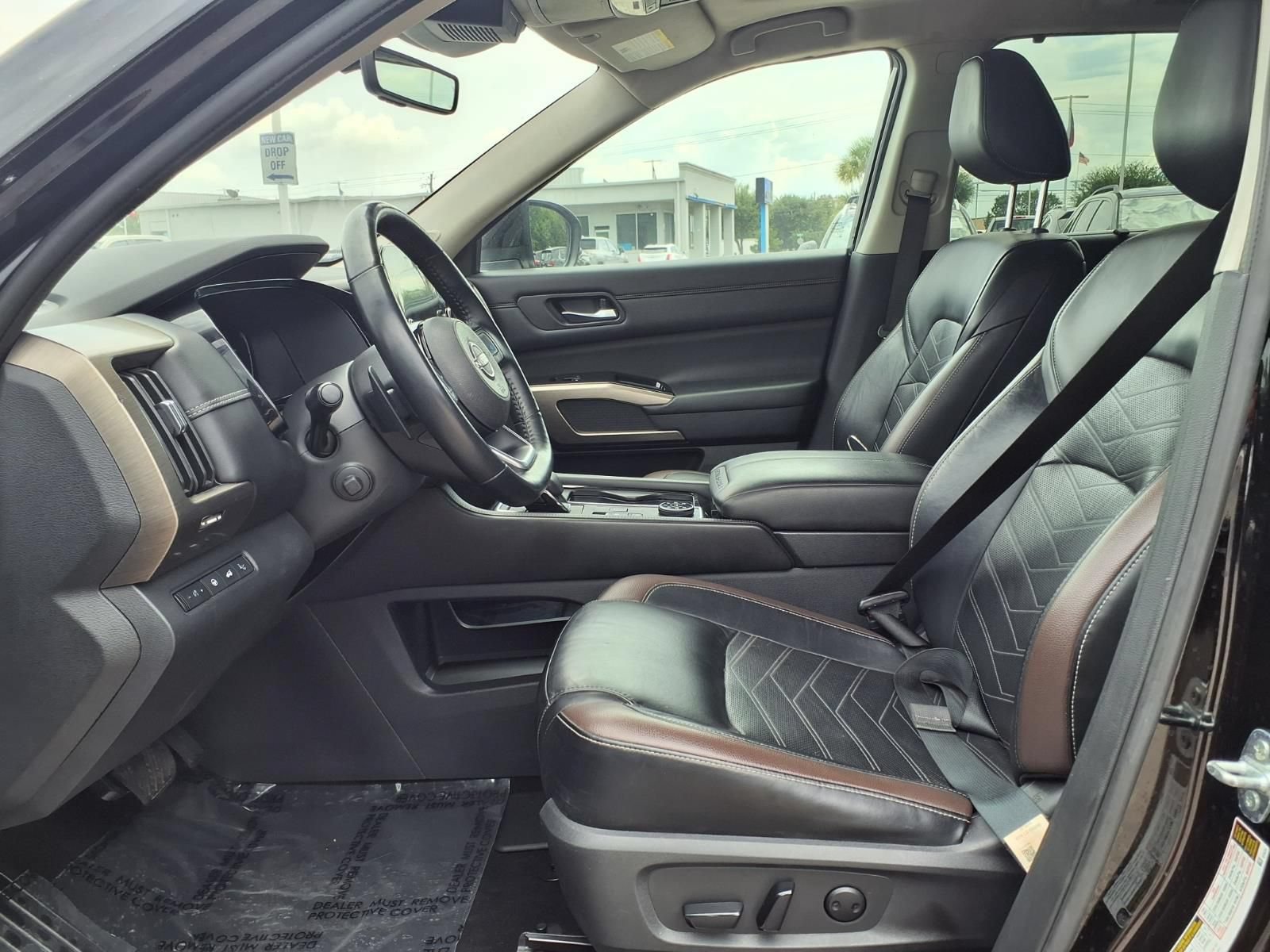 Used 2023 Nissan Pathfinder Platinum AWD/4WD image 15