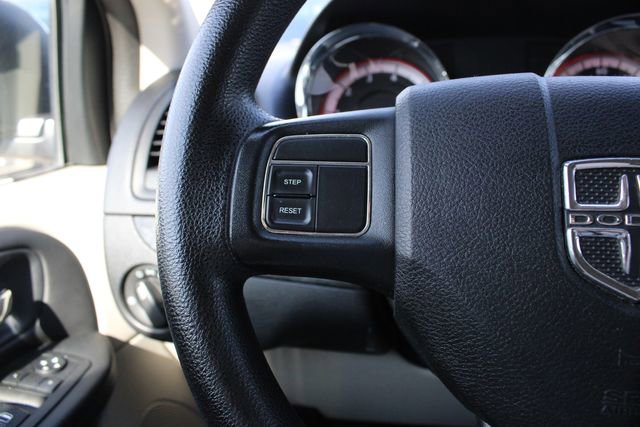 Used 2014 Dodge Grand Caravan SXT FWD image 11