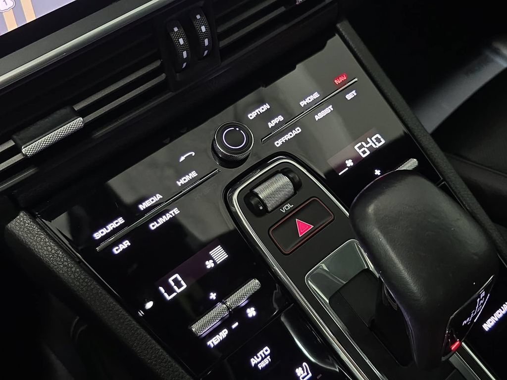 Certified 2020 Porsche Cayenne AWD/4WD image 19