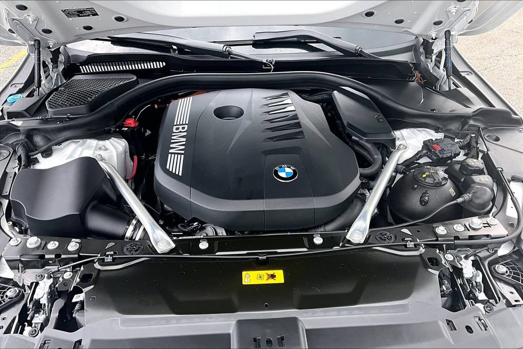 Certified 2026 BMW 550e xDrive AWD/4WD image 28