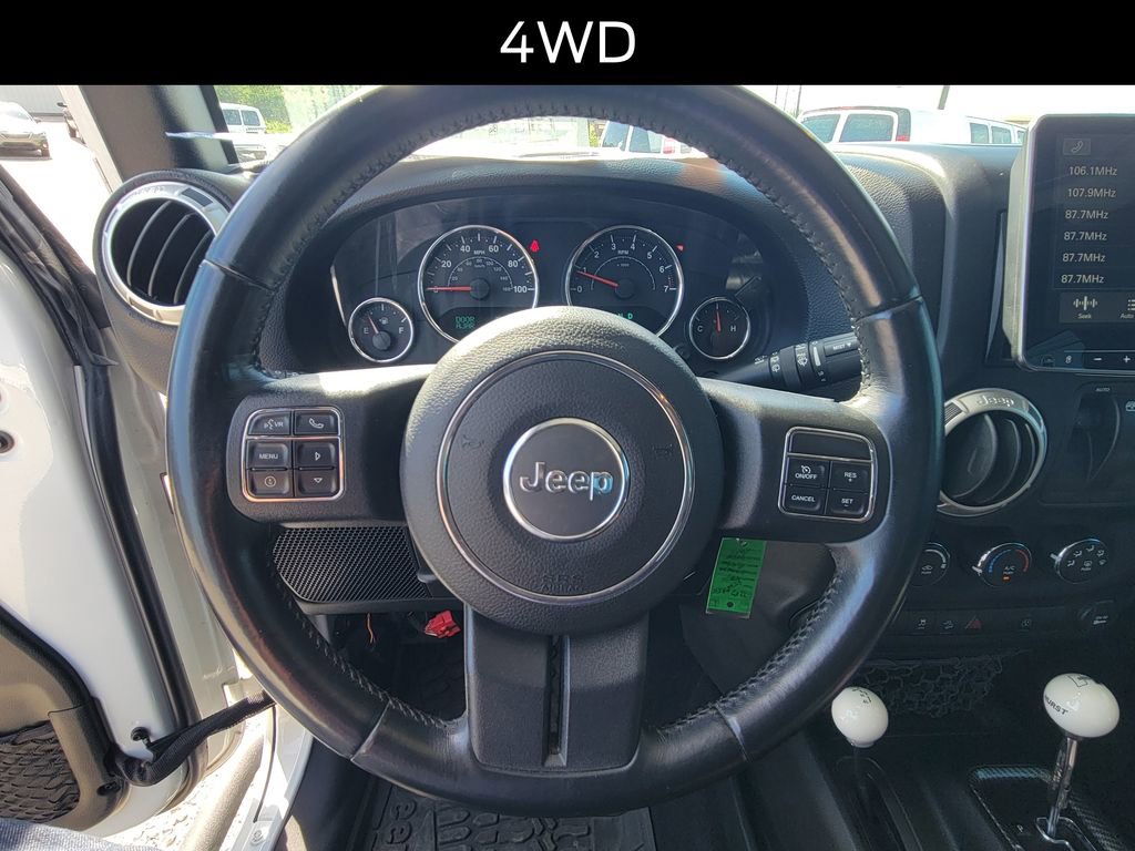 Used 2018 Jeep Wrangler Rubicon w/ Power Convenience Group AWD/4WD image 16