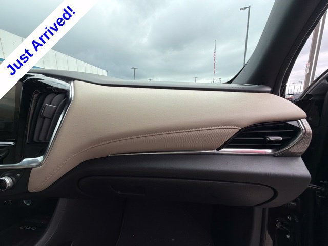 Used 2023 Chevrolet Traverse Premier FWD image 22