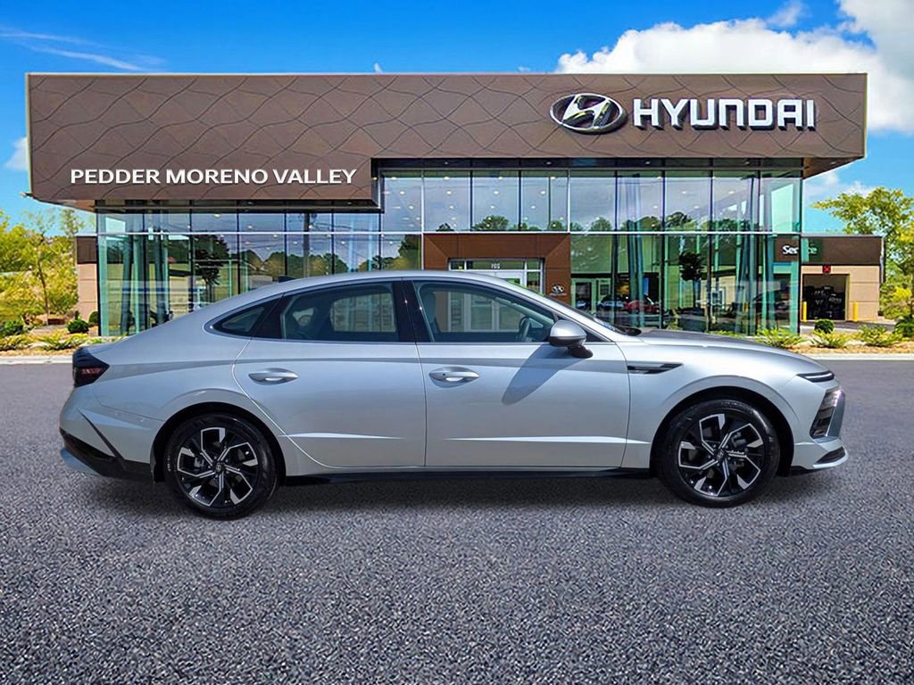 Certified 2025 Hyundai Sonata SEL image 2