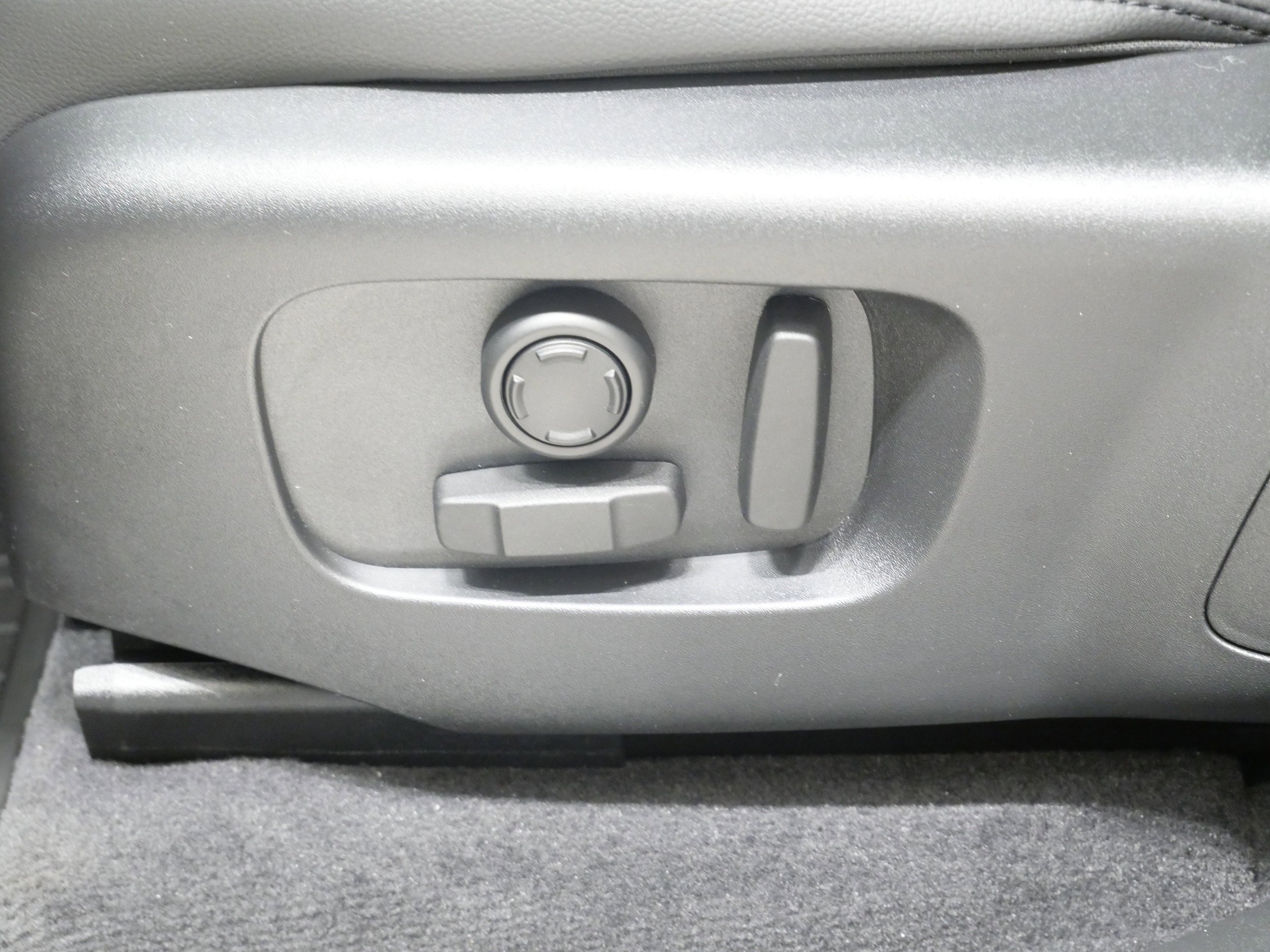 New 2026 Land Rover Range Rover Velar Dynamic SE AWD/4WD image 5