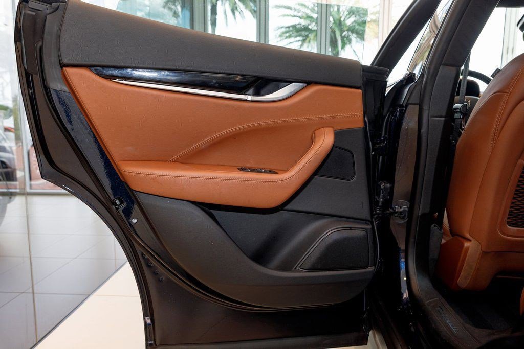 Certified 2022 Maserati Levante GT image 30