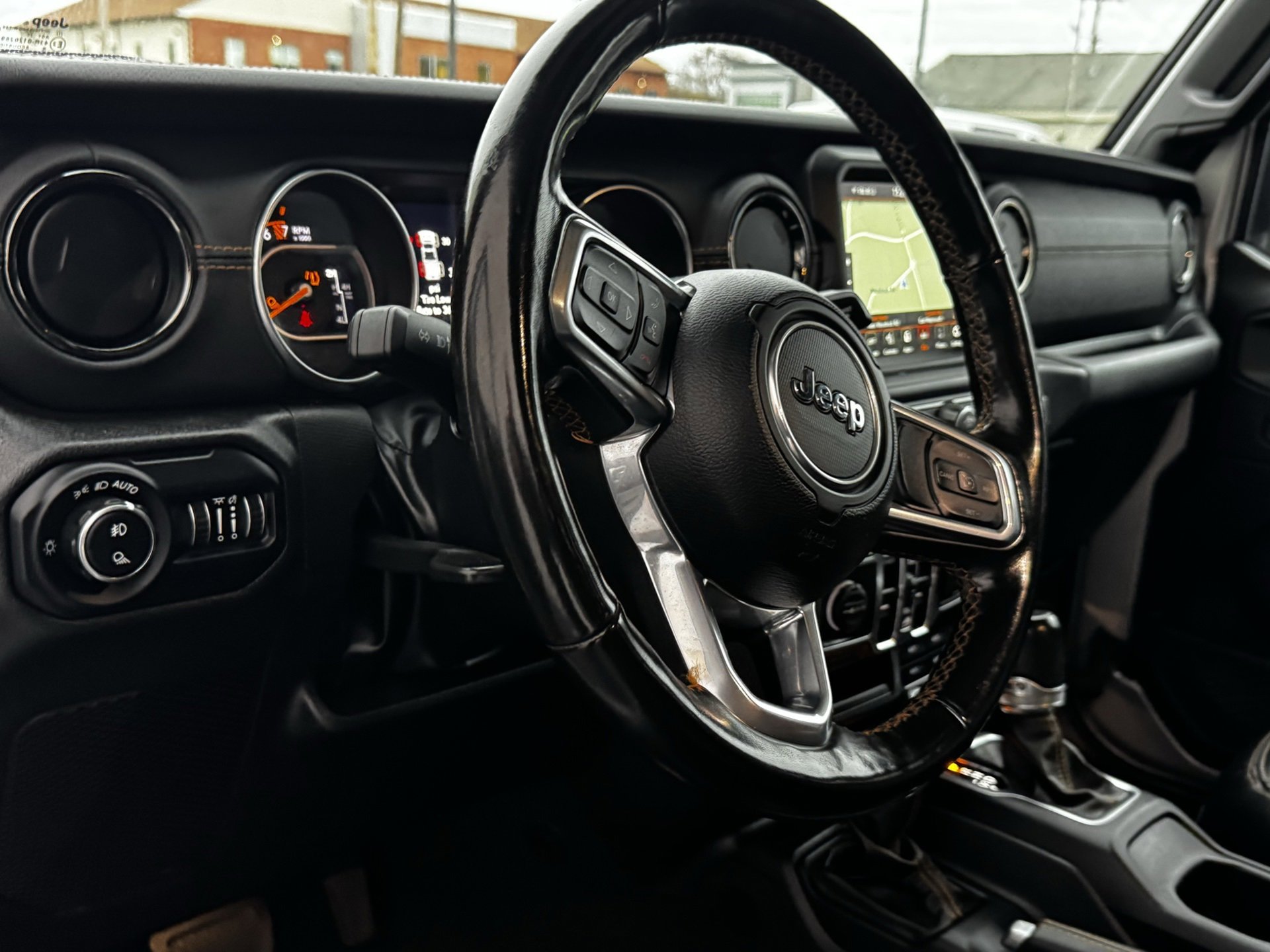 Used 2022 Jeep Gladiator Overland image 14