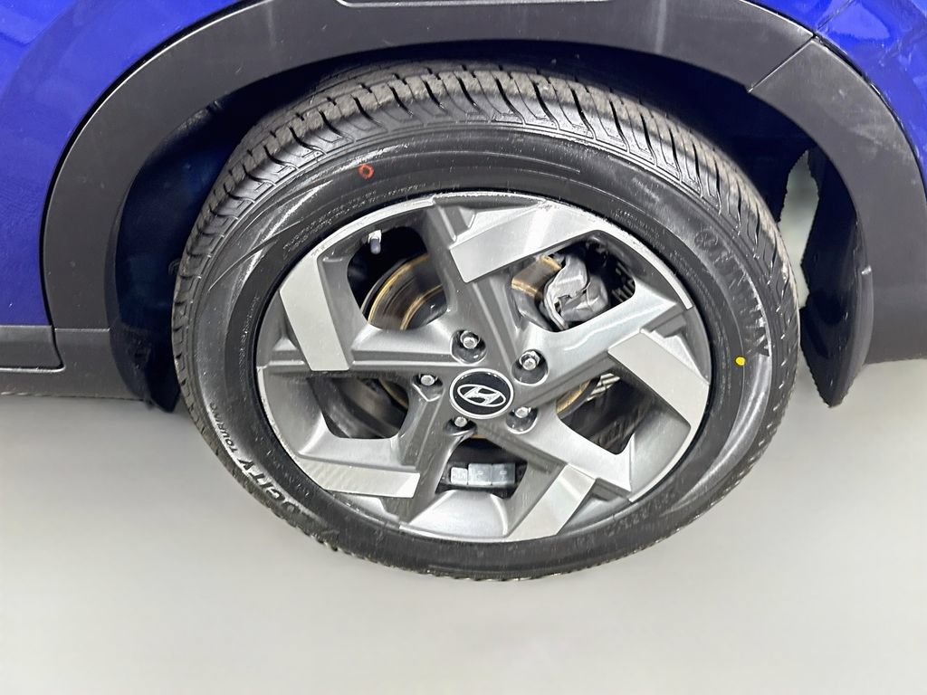 Certified 2022 Hyundai Venue Limited FWD image 33