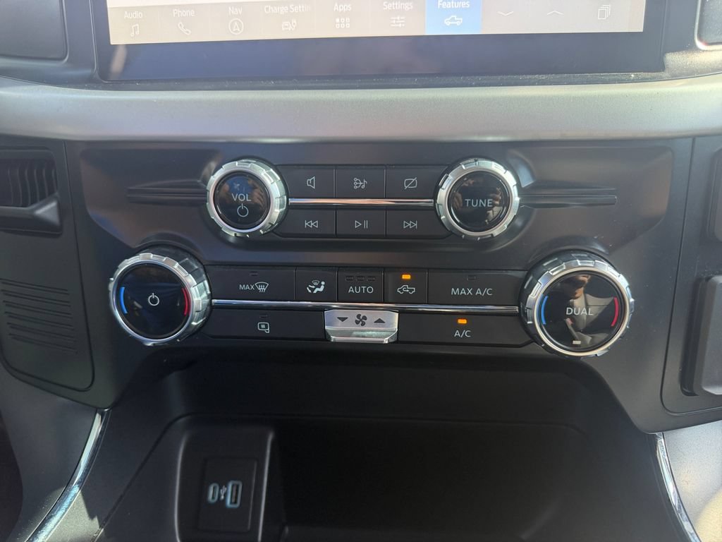 Used 2022 Ford F150 Lightning Pro AWD/4WD image 10