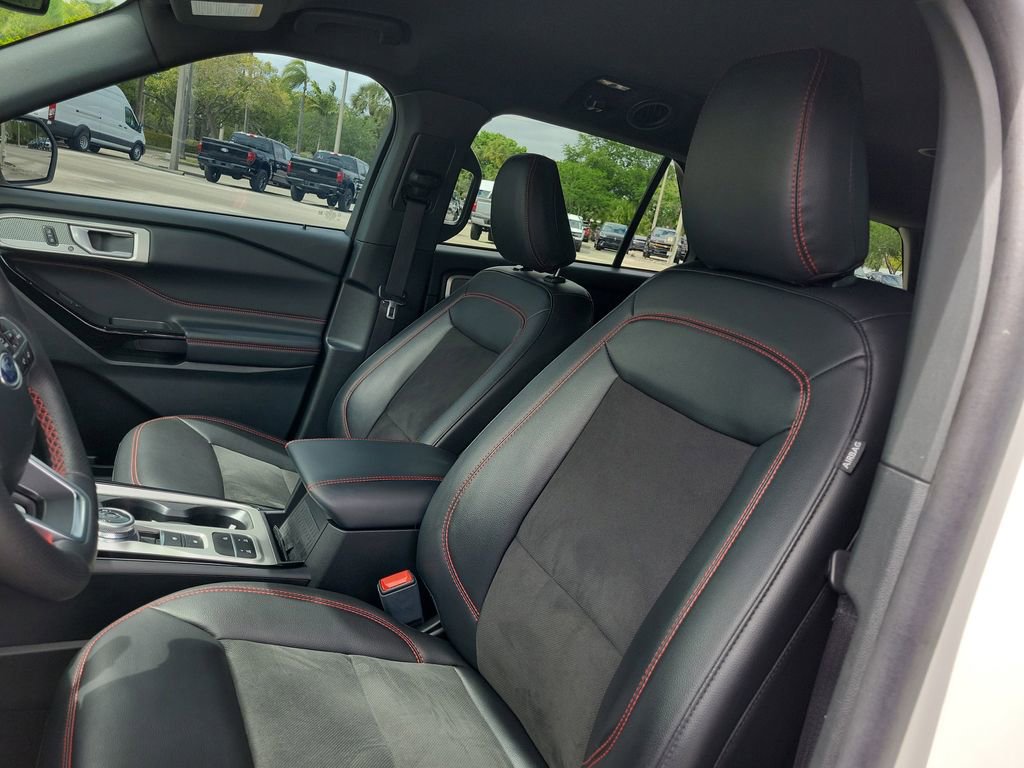 Used 2023 Ford Explorer ST-Line w/ Class IV Trailer Tow Package RWD image 18