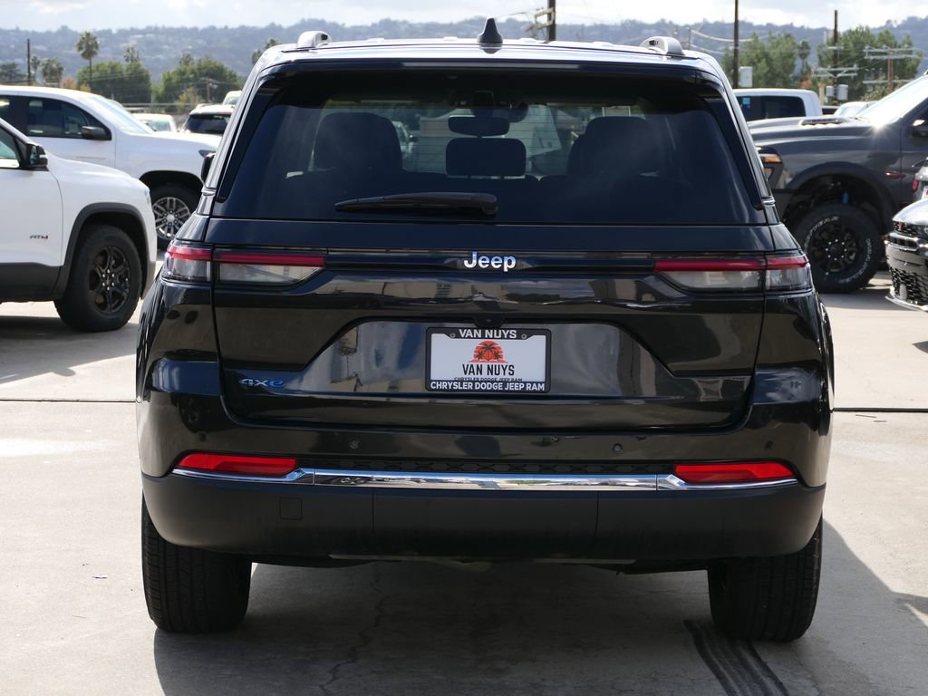 Used 2023 Jeep Grand Cherokee 4WD 4xe image 4
