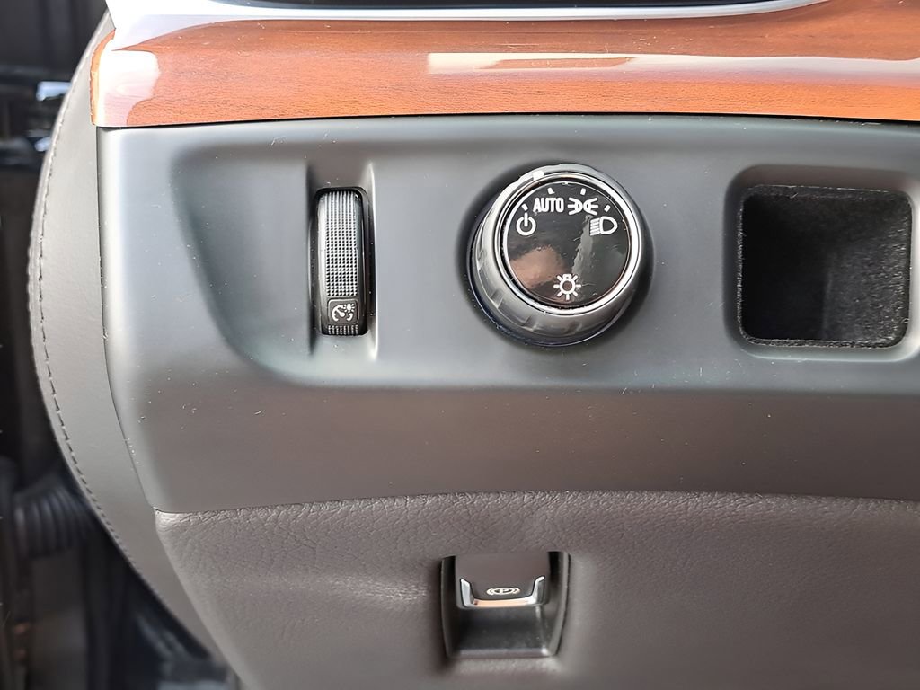 Used 2019 Cadillac Escalade Premium Luxury image 29