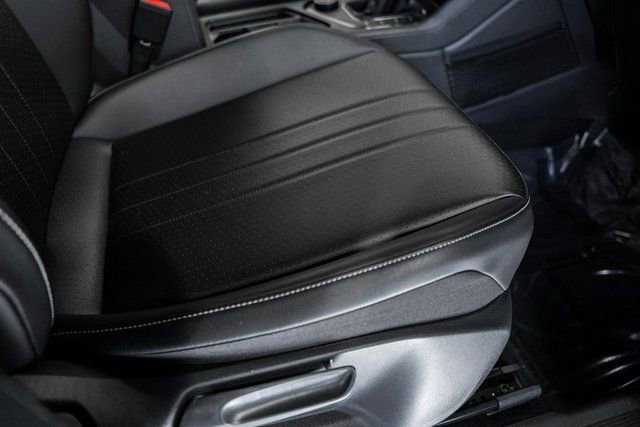 Used 2022 Volkswagen Tiguan SE w/ Panoramic Sunroof Package image 32