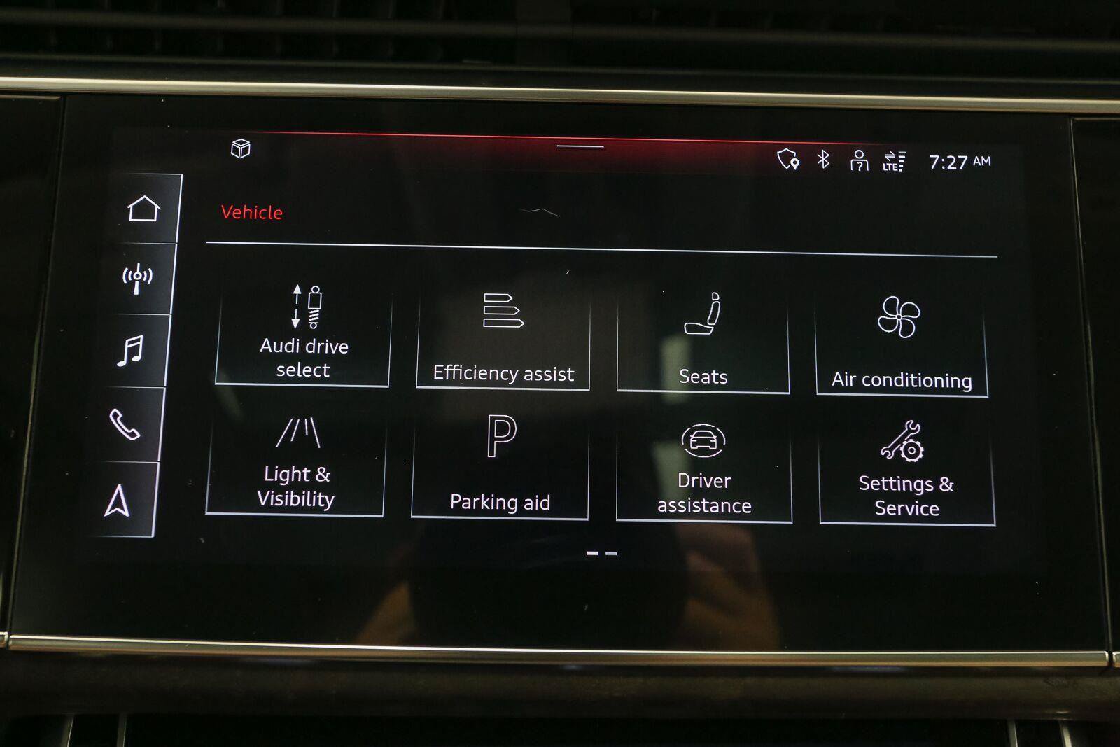 Used 2023 Audi Q8 Premium w/ Convenience Package AWD/4WD image 28