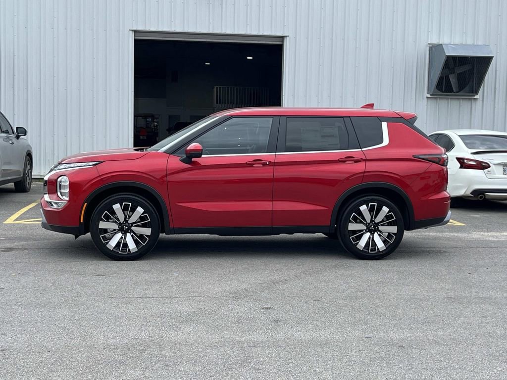 New 2026 Mitsubishi Outlander SE FWD image 2